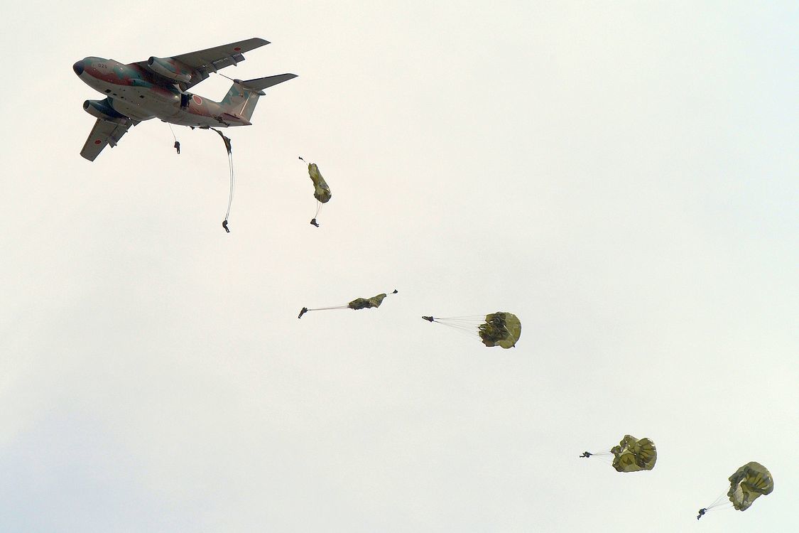2019年「入間基地航空祭」(3)・・・第一空挺団の落下傘降下訓練も見逃せないぞ♪_a0031821_10351704.jpg