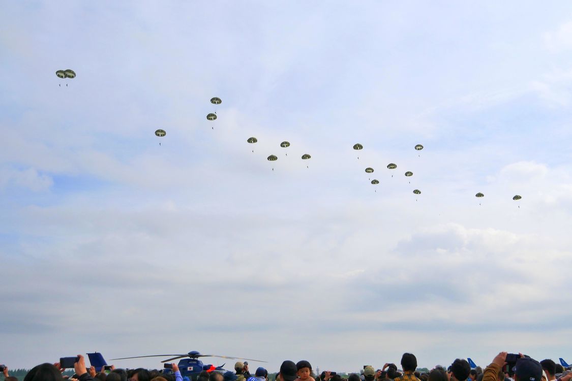 2019年「入間基地航空祭」(3)・・・第一空挺団の落下傘降下訓練も見逃せないぞ♪_a0031821_10374295.jpg