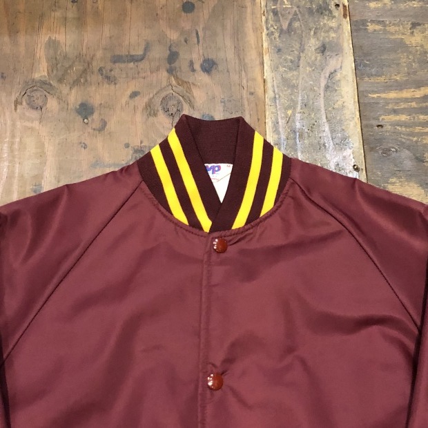 ユニークスタジャン ワッペン ダサい 人気のファッションスタイル