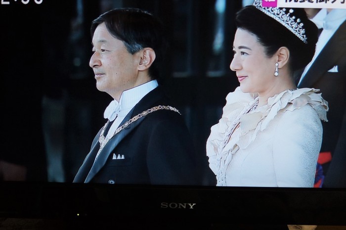 ■2019/11/10【「祝賀御列の儀」をTVで拝見 偶然神々しいシーン?も 撮れて感動でした♪】_b0033423_00051711.jpg
