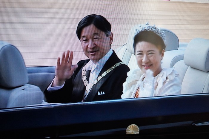 ■2019/11/10【「祝賀御列の儀」をTVで拝見 偶然神々しいシーン?も 撮れて感動でした♪】_b0033423_00420027.jpg