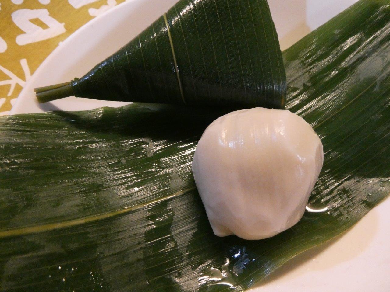 ふふふあん 本店 　笹巻麩＝生麩まんじゅう　_d0106134_22565124.jpg