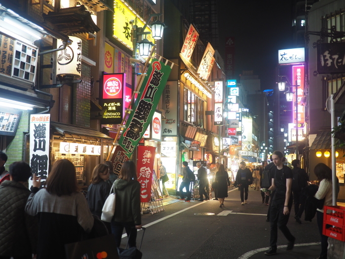 夜の新宿 Free Shot ほっと一息 夜の新宿 Free Shot ほっと一息