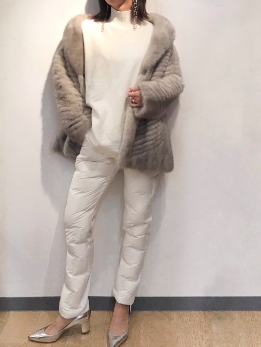 ダウンパンツでホワイトコーデ 下北沢 きれいめ 大人のセレクトショップ マルアールのブログ ダウンパンツでホワイトコーデ 下北沢 きれいめ 大人のセレクトショップ マルアールのブログ