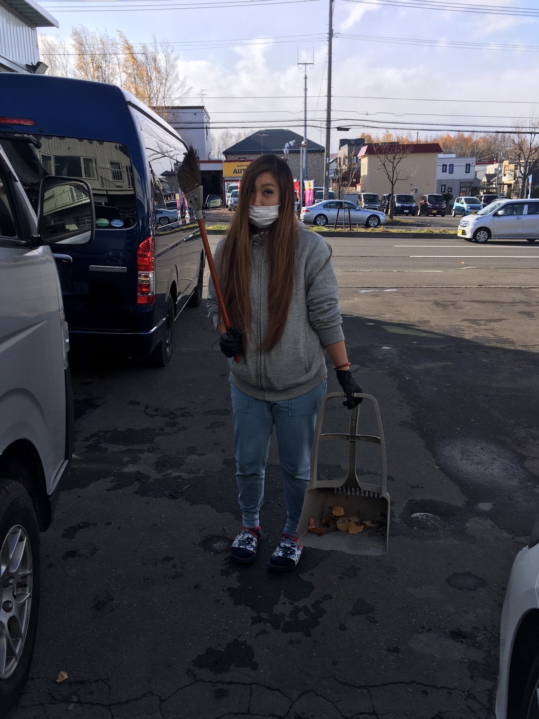 11月14日 ランクル200 ディーゼルあります!タイヤ交換予約受付中!エスカレード・ハマー・アルファード_b0127002_19340612.jpg