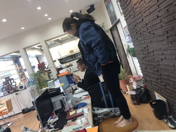 11月14日 ランクル200 ディーゼルあります!タイヤ交換予約受付中!エスカレード・ハマー・アルファード_b0127002_19474181.jpg
