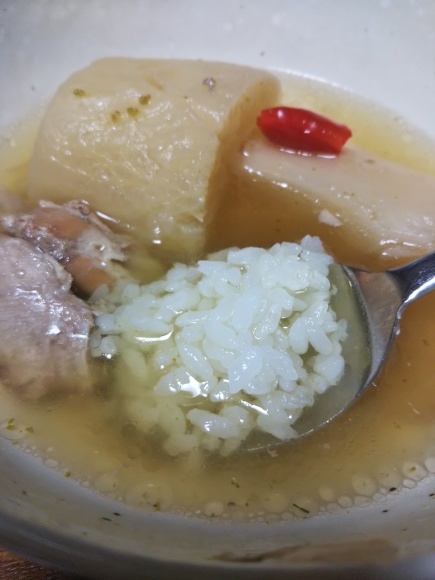 直立不動の鶏足_f0316507_16082308.jpg
