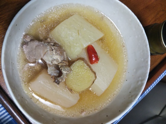 直立不動の鶏足_f0316507_20295322.jpg
