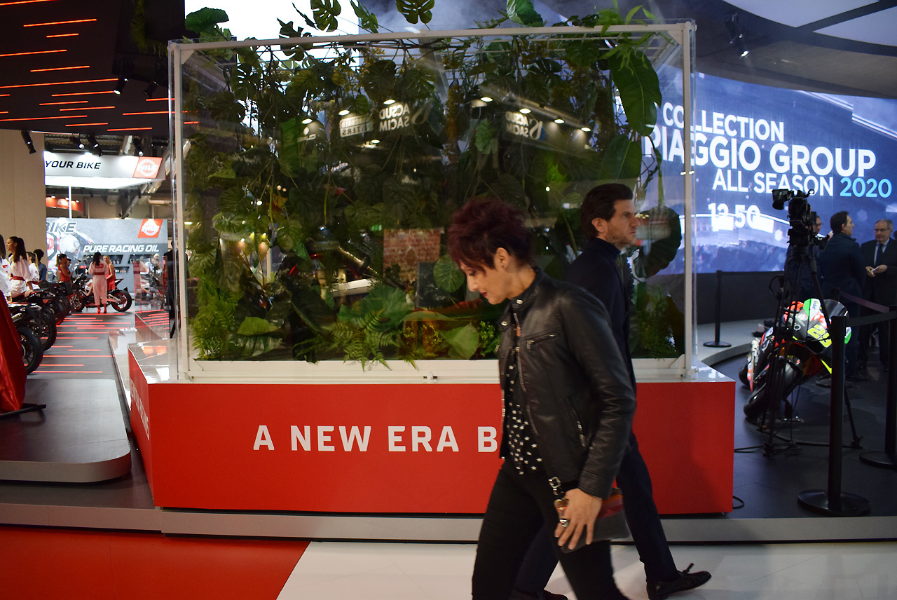 バイク天国☆イタリアの旅2019　EICMA　PIAGGIOブース　その2_d0099181_19475286.jpg