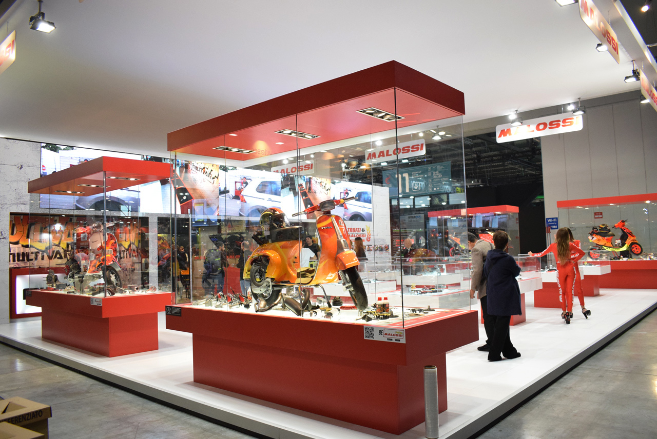 バイク天国☆イタリアの旅 EICMA会場の様子 その3_d0099181_16304778.jpg