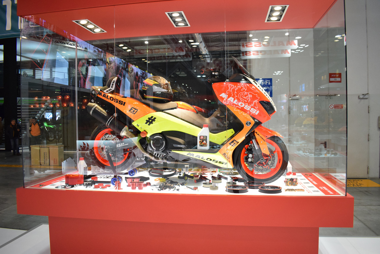 バイク天国☆イタリアの旅 EICMA会場の様子 その3_d0099181_16360853.jpg