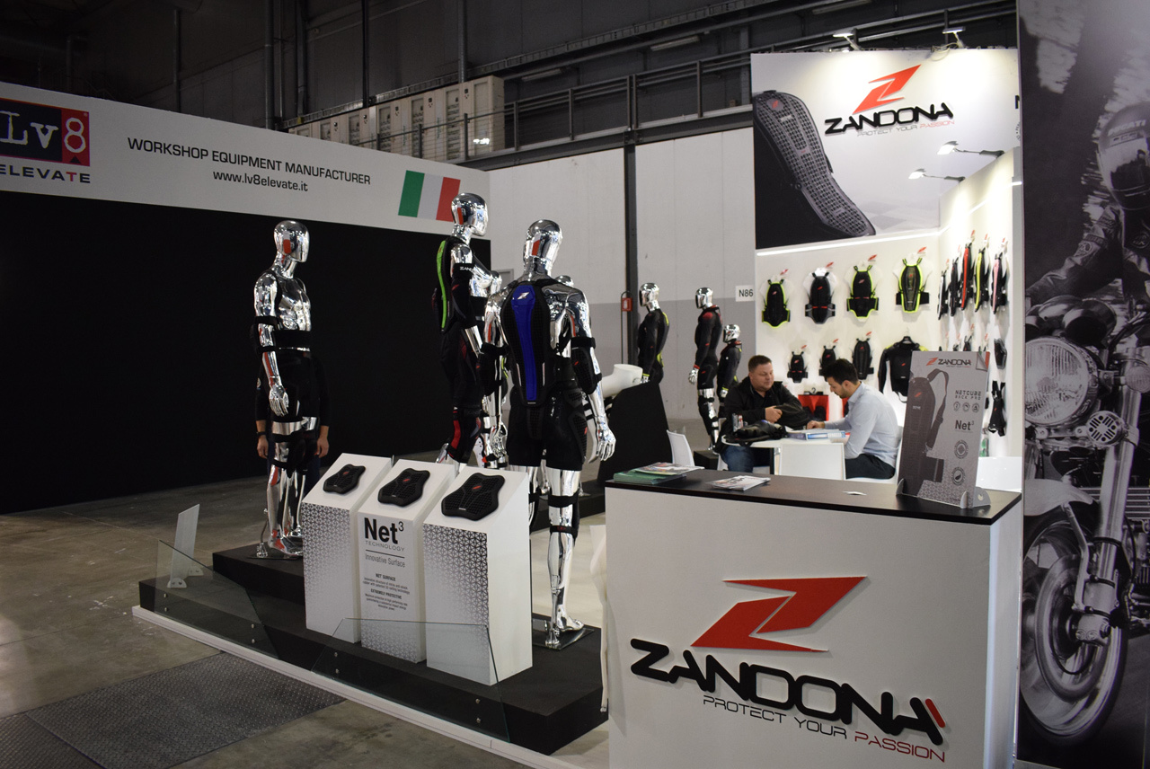 バイク天国☆イタリアの旅 EICMA会場の様子 その3_d0099181_21301242.jpg