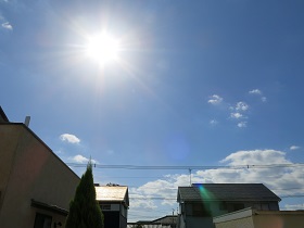 けさは冷えて目が覚めました。秋の深まり。「15日支払日」_e0130185_2353688.jpg