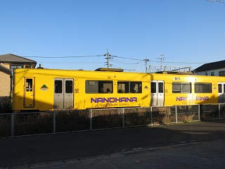 けさは冷えて目が覚めました。秋の深まり。「15日支払日」_e0130185_2394910.jpg
