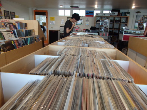再びレコードが来てるのか?_a0293226_11570483.jpg