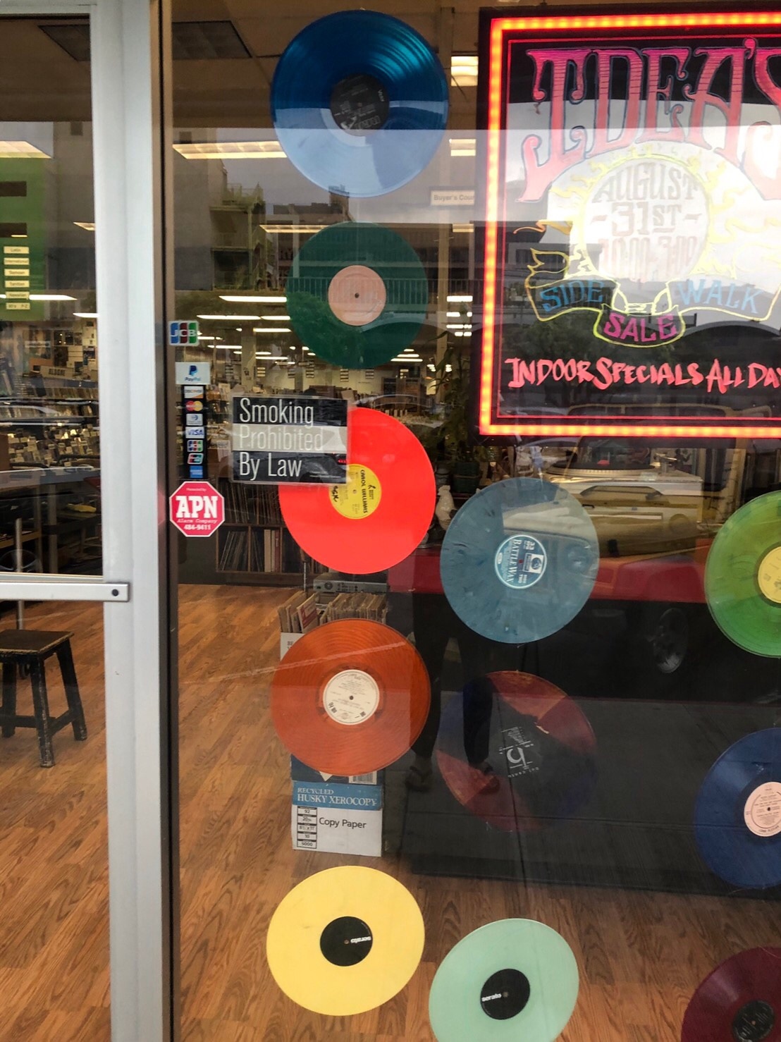もう1軒のレコード店_a0293226_12092220.jpg