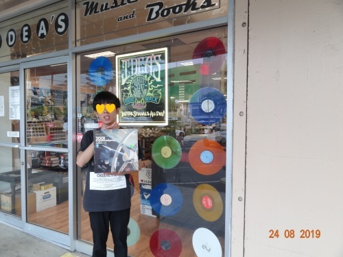 もう1軒のレコード店_a0293226_12092838.jpg