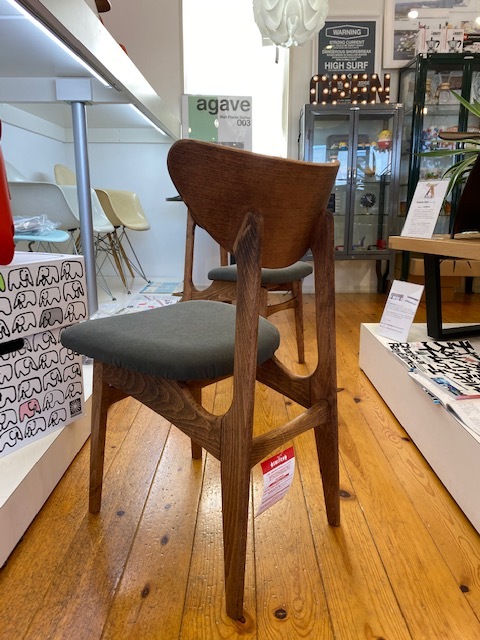 もうすぐ完成するM様ご夫妻御注文のDINING TABLE&CHAIRS到着しました♪_b0125570_10370273.jpg