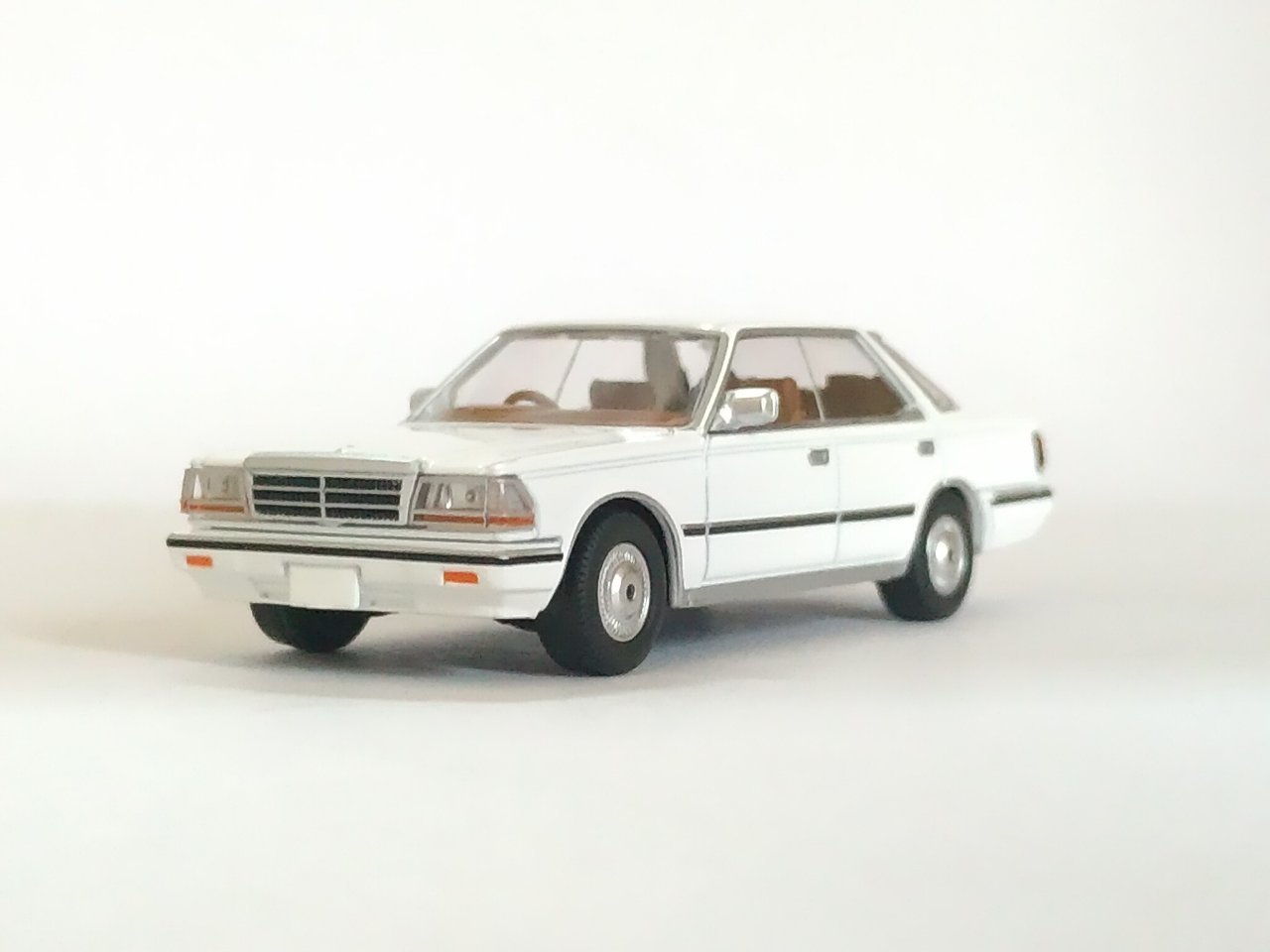 トミカリミテッド LV-N198a/b ニッサン グロリア グランデージ Amazon | トミカリミテッドヴィンテージ ネオ 1/64 LV-N198a