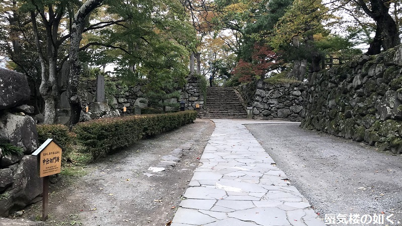 初秋の小諸「あの夏で待ってる」の舞台へ その03 懐古園そして西浦ダムは(R011021探訪)_e0304702_09054415.jpg