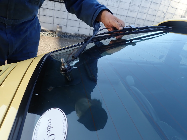993ワイパーが壊れた ポルシェと一緒にお買い物