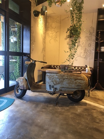 ラビットS71が飾ってあるお店_e0177101_23384411.jpg