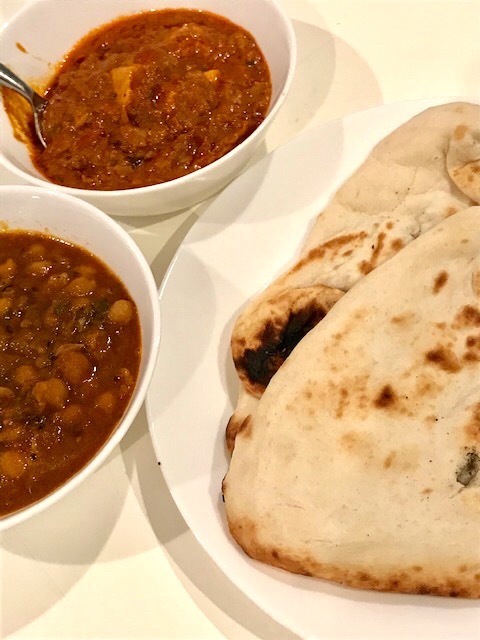 スーパーで買ったインドカレーで夕食 _d0269832_23170401.jpeg
