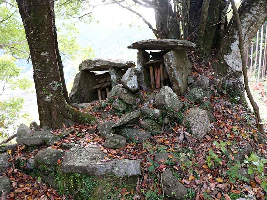 徳島県名西郡神山町神領字中津167番地「八坂神社」♪_d0058941_20573497.jpg