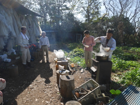 【11・16六国見山手入れ】②昼食は自家製野菜使用信玄武者ほうとう_c0014967_07474483.jpg