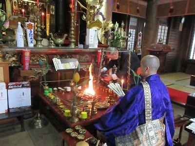 天皇陛下「即位礼」 大和中学合唱祭 撒与講中法被返納お護摩_b0092684_14374805.jpg