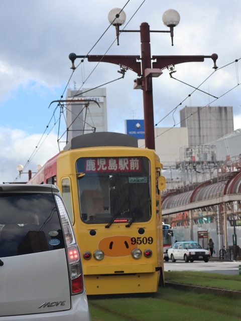 藤田八束の路面電車写真@鹿児島市電の路面電車、谷山駅から西鹿児島駅までの鹿児島市内を走ります。観光に最適な路面電車、ラッピングが楽しい路面電車_d0181492_23373906.jpg