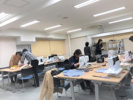【ヴォーグ学園横浜校バッグ講座】冬バッグ制作中♪_f0023333_23060407.jpg