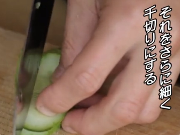 【コラム】三食ごはん 漁村編2 第8話 天然ワカメの冷たいスープ_c0152767_20011843.jpg