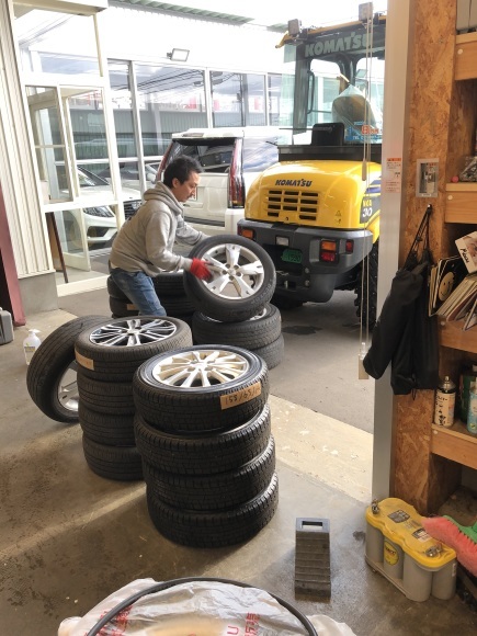 11月21日(木)本店ブログ♪ インフェイニティ QX56 あります!! ランクル ハマー アルファード♪_b0127002_18032922.jpg