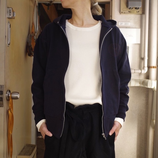 ジップアップパーカー　sans limite_d0364239_18485418.jpg