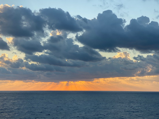 3日目終日航海日2  ダイヤモンドプリンセス沖縄台湾クルーズ2019_f0054556_18493215.jpg