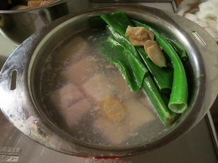 9年ぶりの豚角煮?_d0251572_19571995.jpg