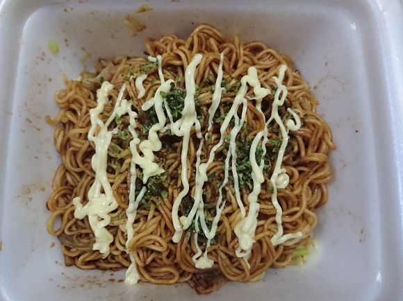 11/22 明星はじめ屋こってりソース焼そば低糖質麺 & 西友・みなさまのお墨付き 国産さばみそ煮_b0042308_12242246.jpg
