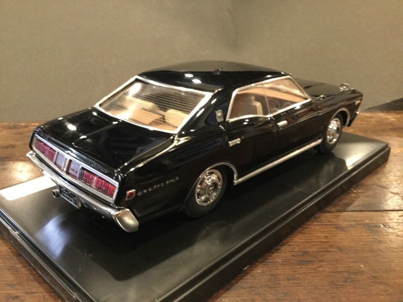 日産 セドリック 330 4dr HT 1975 (アオシマ 1/24) : MATCHBOX