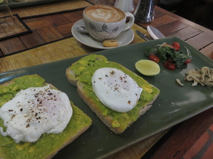 カフェ情報☆SDGsカフェNEW LEAF_e0408534_21344831.jpg