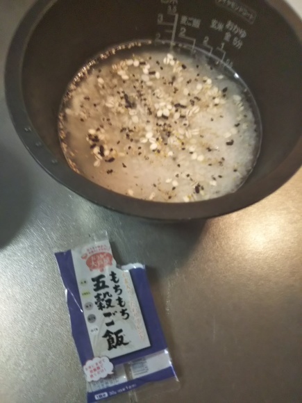 スノーマン点灯と牡蠣と雑穀_f0316507_09060867.jpg