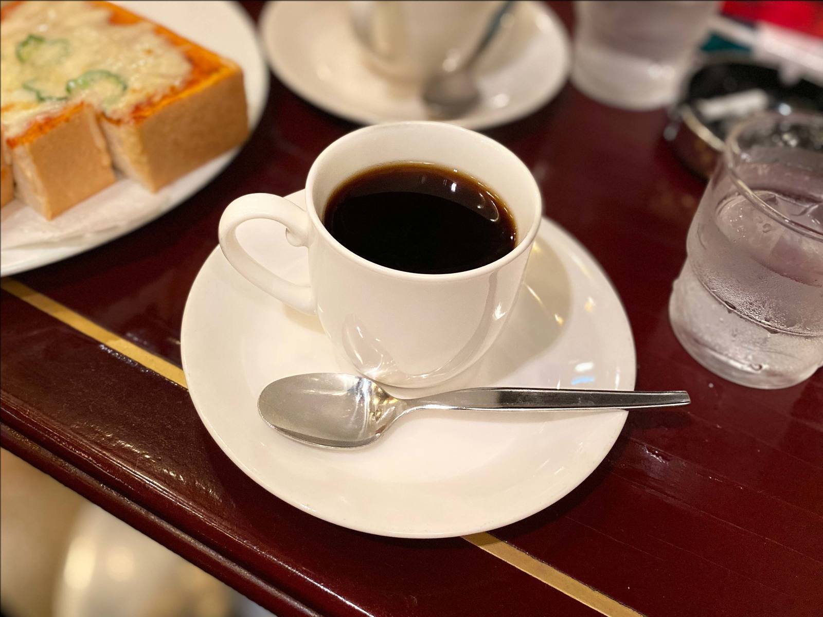 昭和にタイムスリップな純喫茶「ローヤル」@東京交通会館・有楽町_b0054329_09053714.jpg