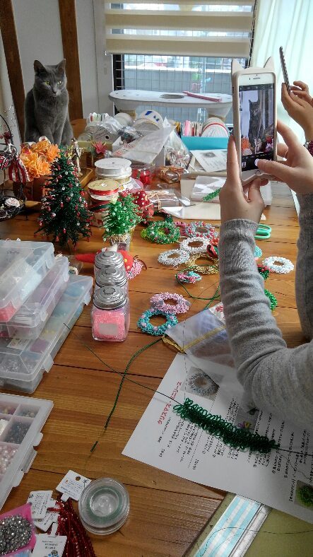 クリスマスリースのお教室開催中_d0152937_18251892.jpg