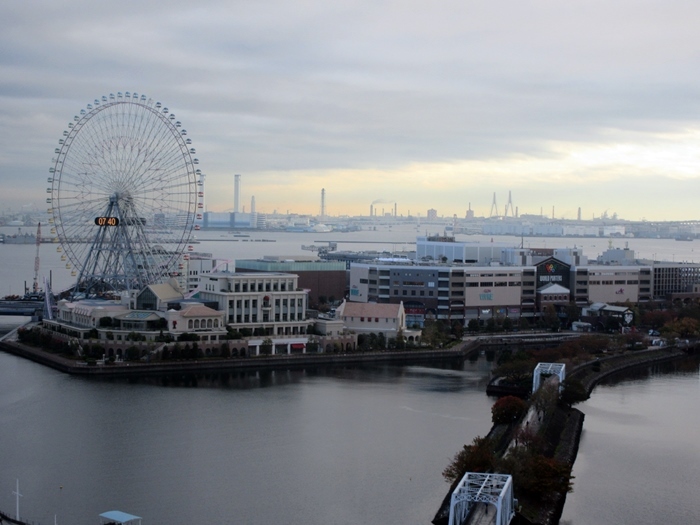 【曇天の朝のみなとみらい】_b0009849_16594592.jpg