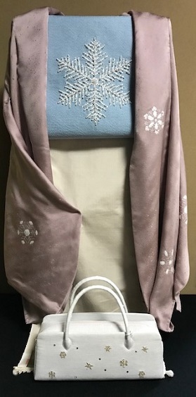 商品紹介・貴久樹パール雪の結晶八寸Xmas・藤井絞羽織。_f0181251_17542639.jpg