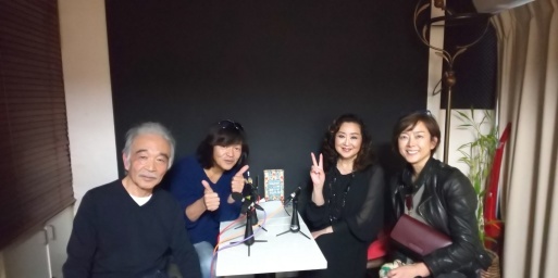 あべ静江さん太田美知彦さん山田パンダのトーク炸裂後、秋本奈緒美さんが合流。12/4（水）22時　ＦＭ八王子「Ｙｏｕ＆Ｍｅ」をお楽しみに。_b0096957_20330334.jpg