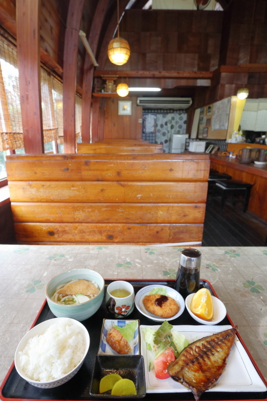 手打うどん 文吉で、焼き魚定食(うどん付)_a0077663_09014319.jpg