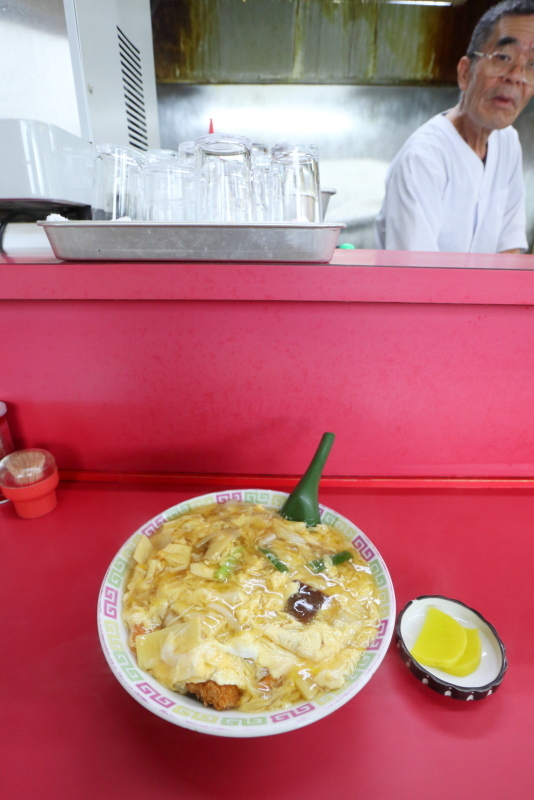 中華料理 やまちゃんのトロットロカツ丼_a0077663_09410896.jpg