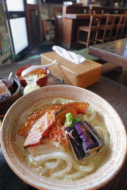 手打うどん 藤家で、タイカレーうどん_a0077663_09584276.jpg