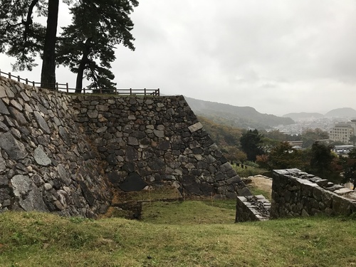 雨の鳥取城に登る_c0144185_12152761.jpg